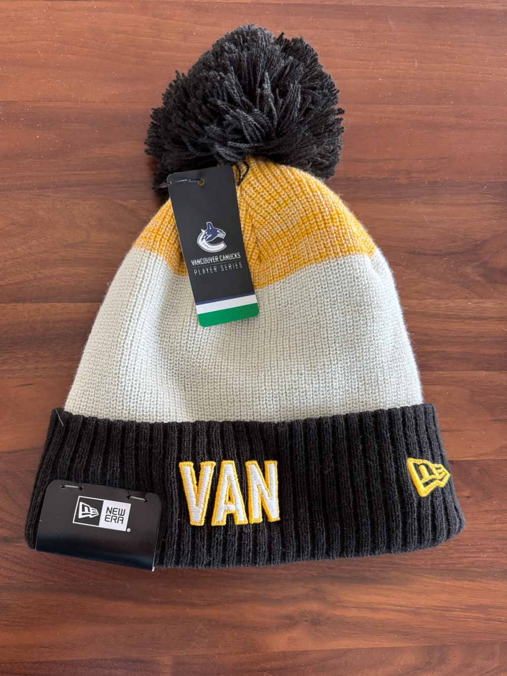 New Era Canucks Skate Beanie